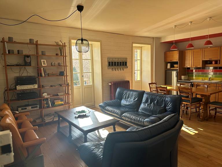 Gite-Etrigny-salon vue d'ensemble _main room-gallery