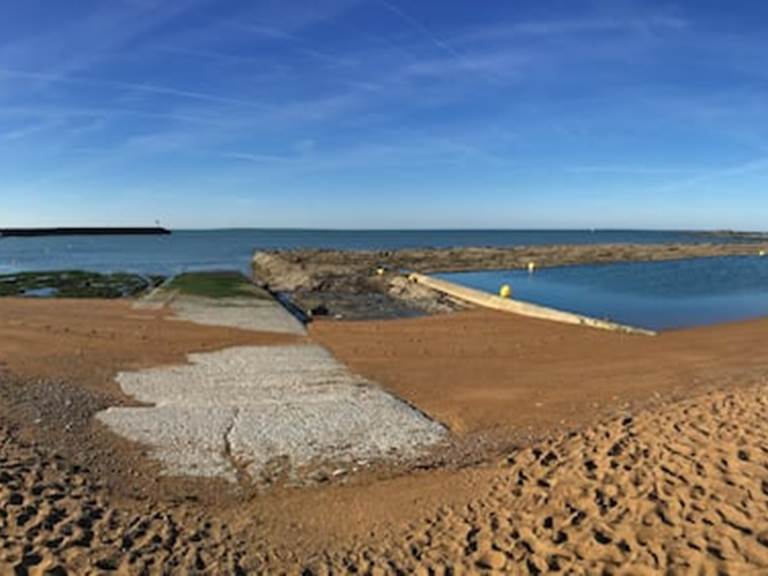 PISCINE D EAU DE MER DE BOISVINET