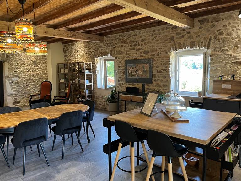 Selauso - Ilot central cuisine et salle a manger