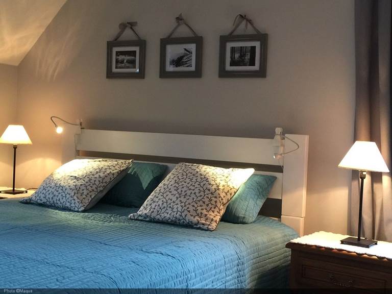 Chambre double , lit 1m80 sur 2m