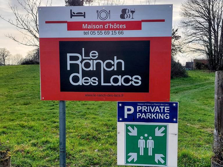 Le Ranch des Lacs - Maison d'hôtes - Chambres Cosy et Table Gourmande - Cave à vin