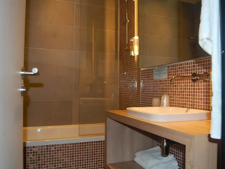 Toilette privative Hotel Jean Bart Paris 6