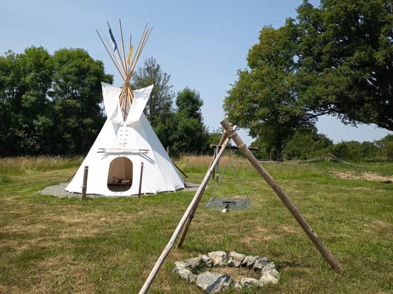 Tipi et Feu de camp