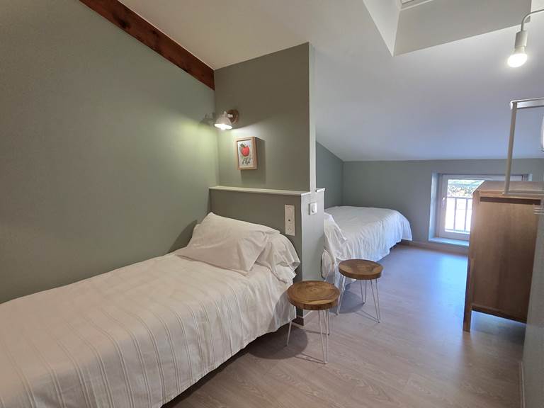 Chambre enfants avec 2 lits 90x200
