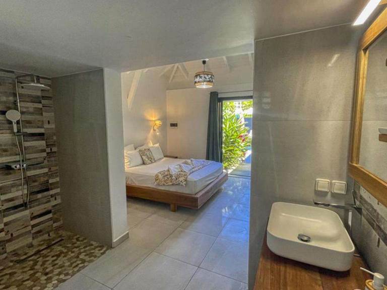 villa-jade-156962-1600-950-crop