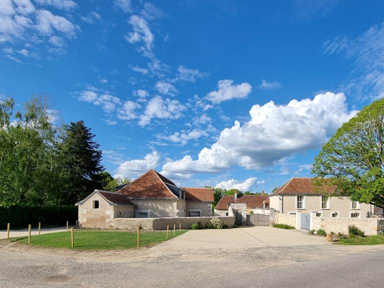 Le Hameau et parking exterieur - Grange A Porteau du Domaine des Cyclamens