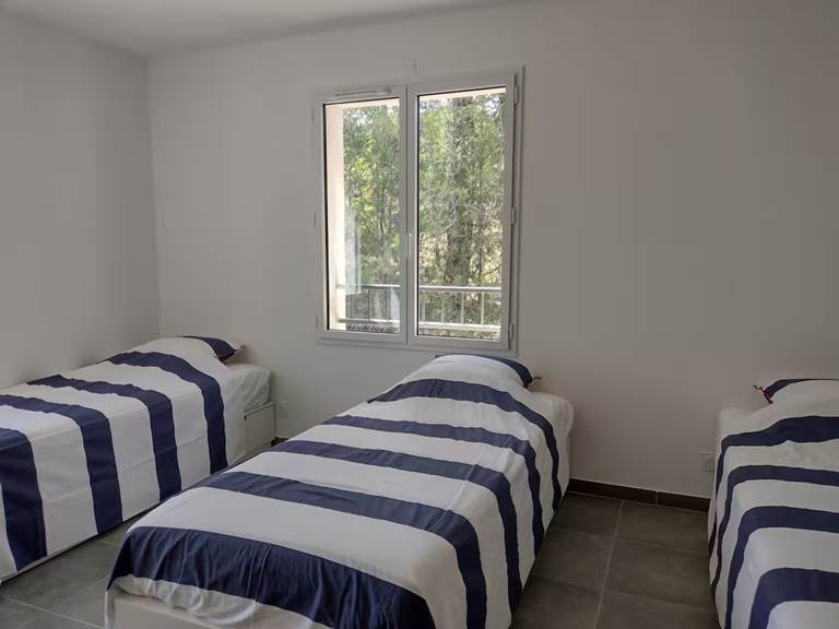 74dc9809-0c65-480a-9a94-2a82c3d51deb