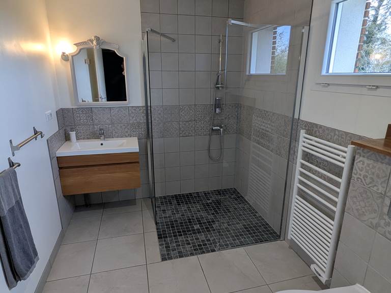 salle d'eau chambre 5