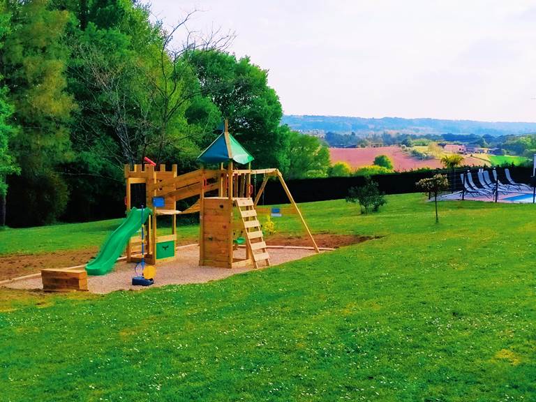 Gite de groupe avec piscine jacuzzi sauna dans les Landes  Saint Sever salle de réception