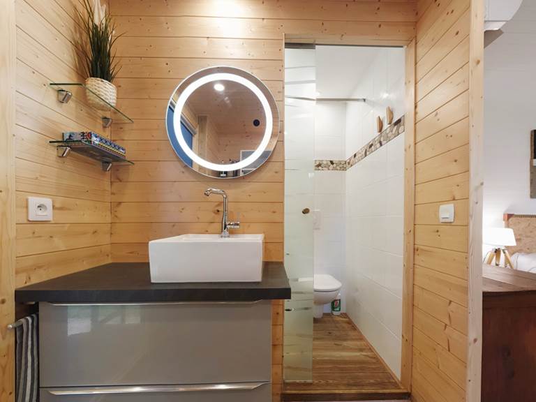 Cabane côté jardin : Espace salle de bain