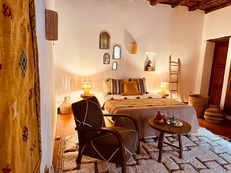 riad-eucalyptus-chambre-ethnique-luxe-tapis-berbere-essaouira-presta