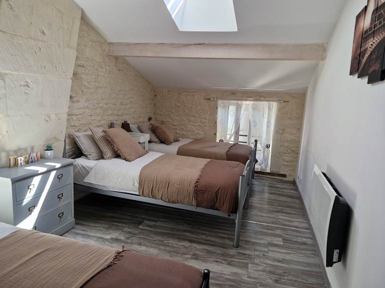 Chambre 4 lits simples
