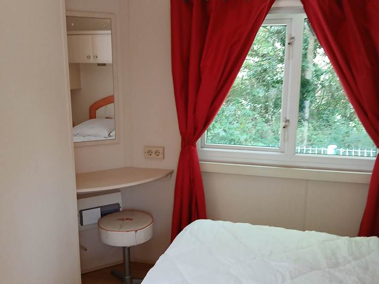 chambre double MOBIL-HOME DE PROPRIETAIRE 12
