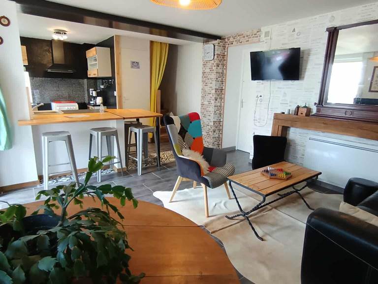 salle-a-manger-gite-sarthe-hameau-des-deux-ailes