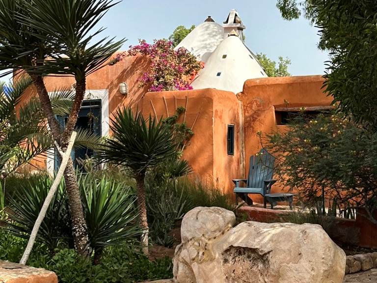 Commençons par les extérieurs de la Suite Marabout...