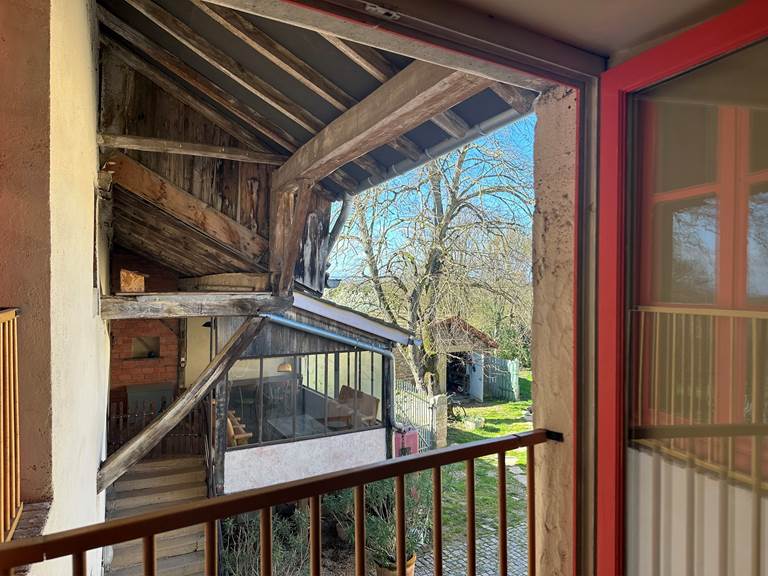 Gite-Etrigny-vue cour intérieur_view into courtyard-gallery