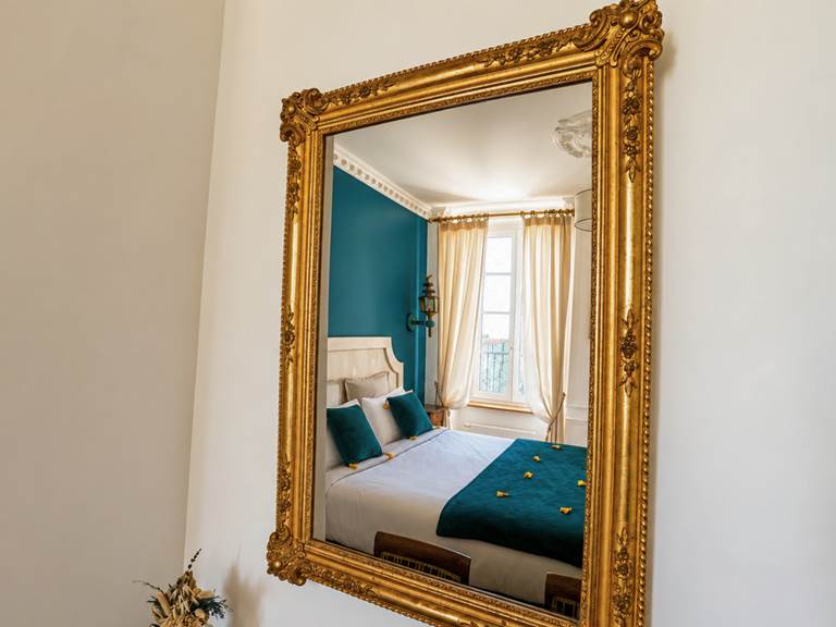 Chambre de charme de La Perle du Bugey au Manoir du Colombier