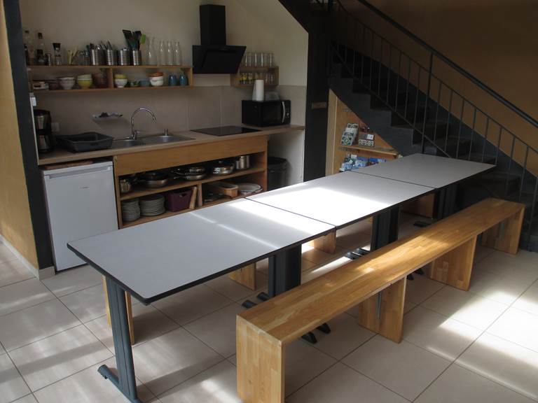 Grande table fonctionnelle et pratique pour les retrouvailles de famille