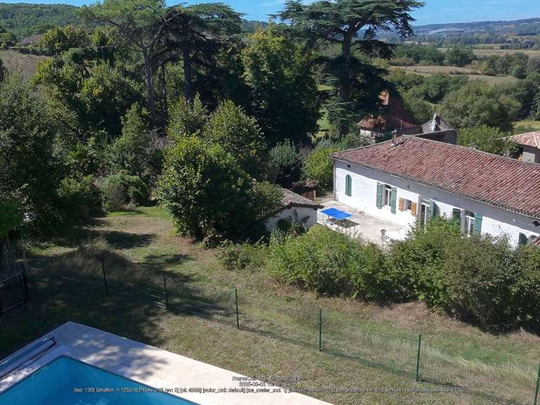 ue-aerienne-maison-pierre-vallee-quercy-blanc-domaine-salamandre-lauzerte-quercy-blanc