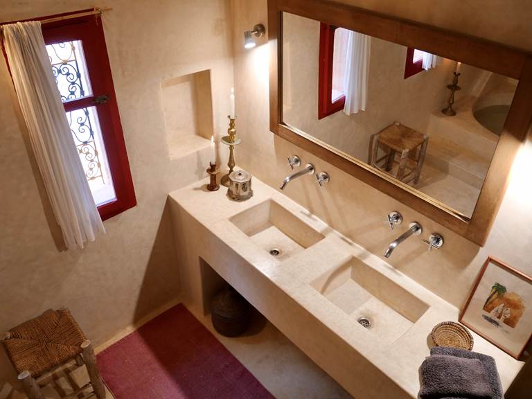 salle de bain de la chambre Akal