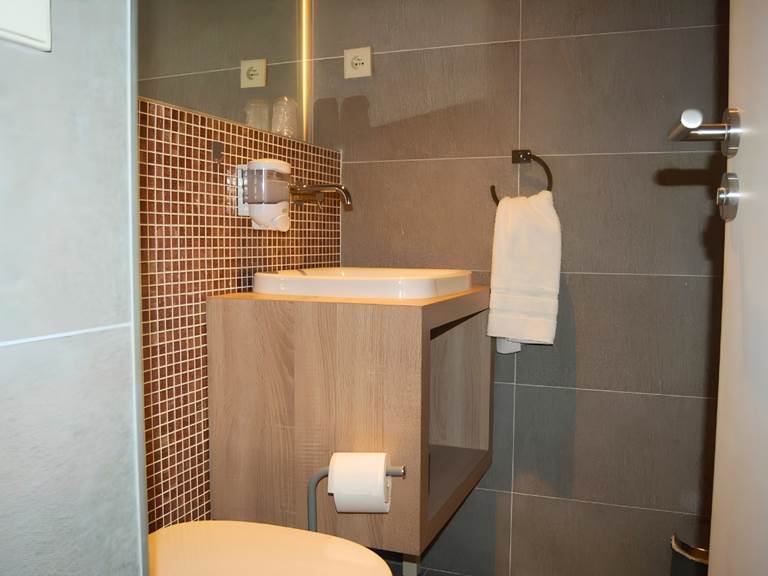 Suite Salle de bain privative Hotel Jean Bart Paris 6