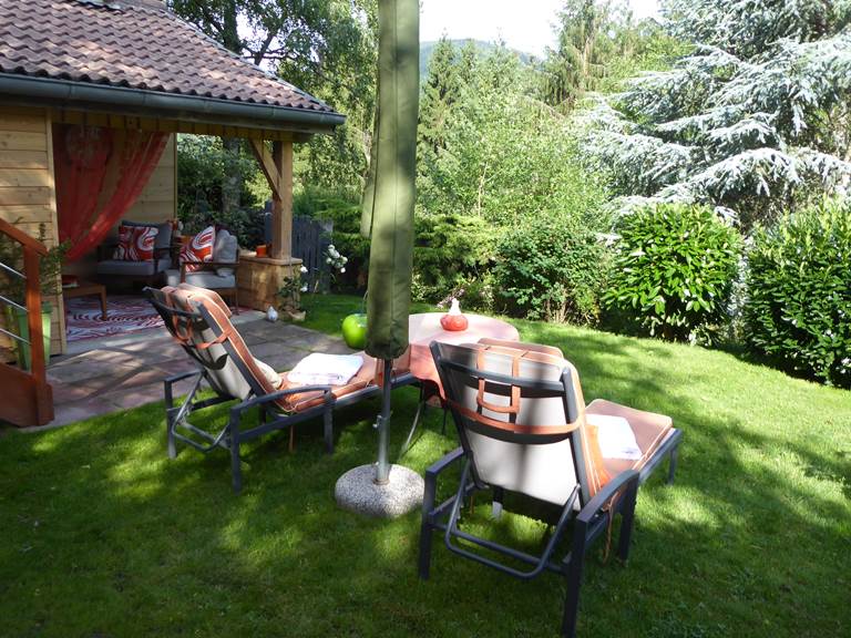 petit coin jardin à La Haute Grange à FRELAND