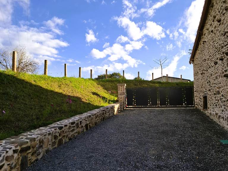 Accès parking clos des hirondelles limousin