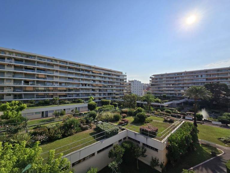 ID 105 Cannes vue