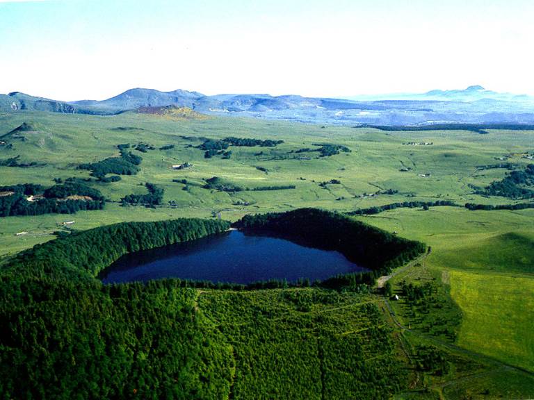 Lac Pavin - Massif du Sancy