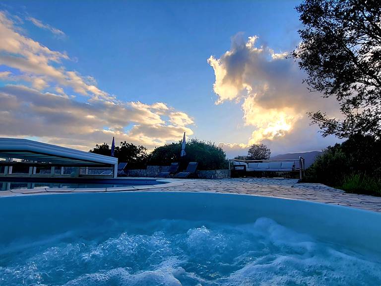 vacances-piscine-calme-nature-corse-du-sud-cardu.jpg