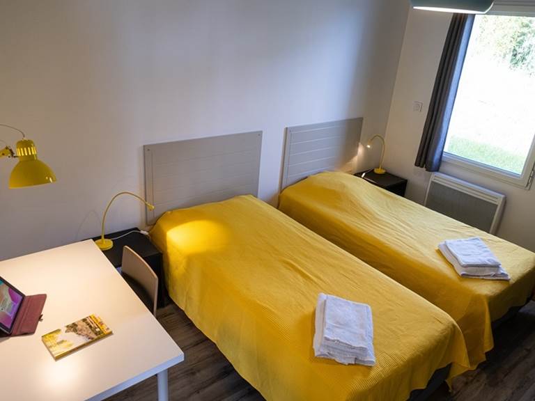 Chambre 2 avec lit double
