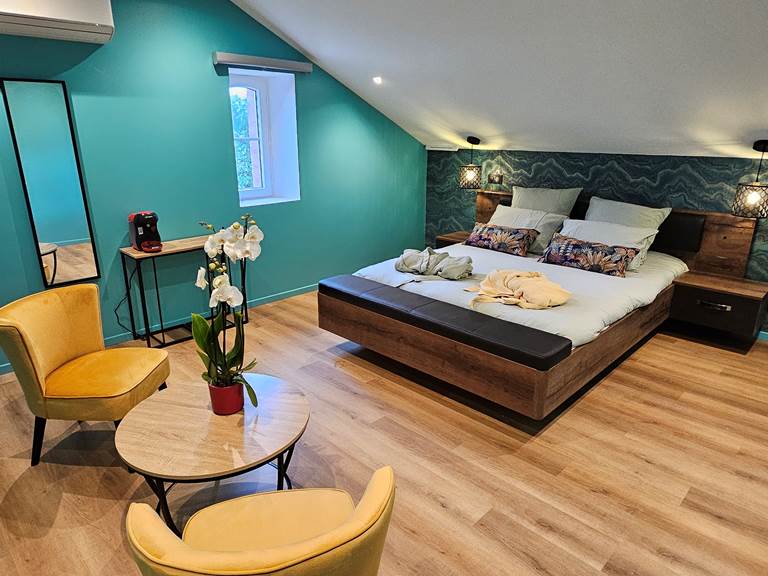Chambre Gay Troy proche de Bayonne, Biarritz et des plages de Ondres et Capbreton.
