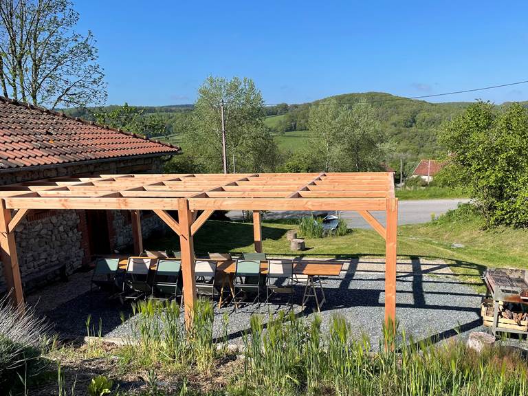 Terrasse exterieure avec pergola