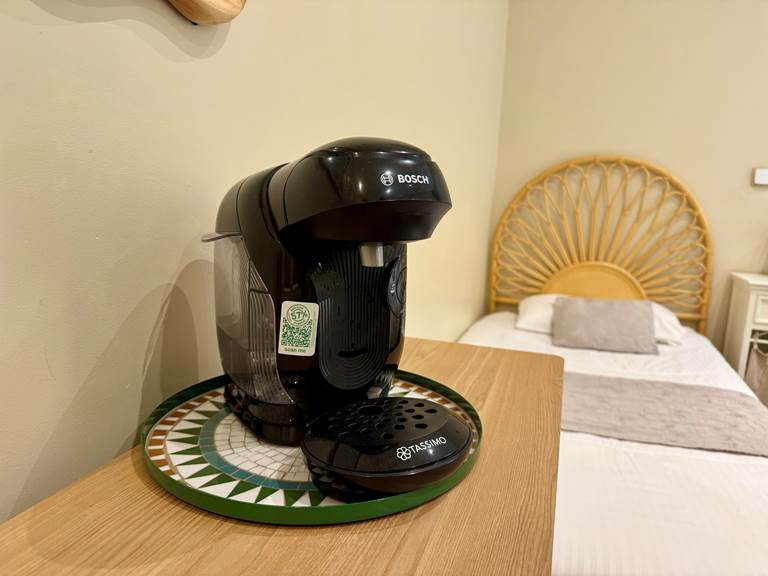 Room 10_12.jpg