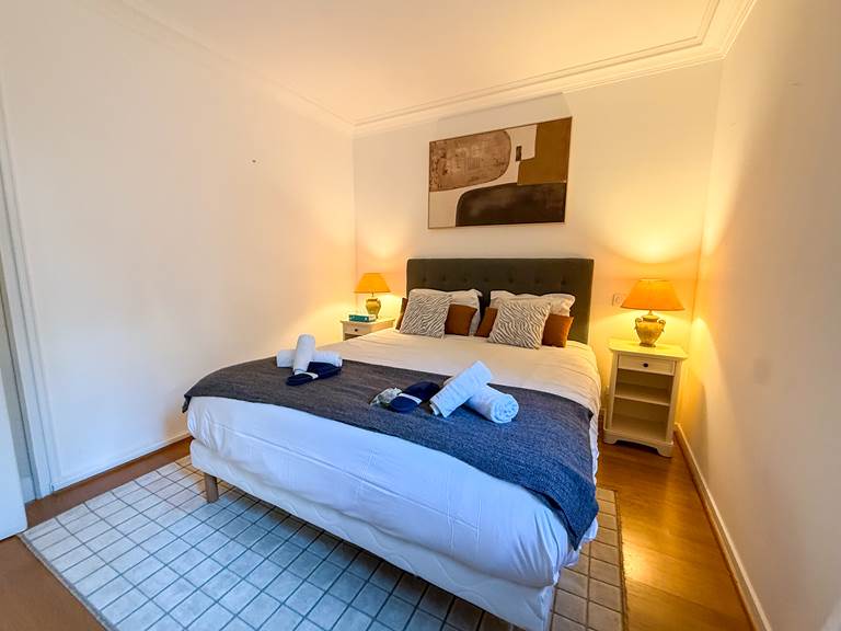 ID210 CANNES LORRAINE CHAMBRE 3