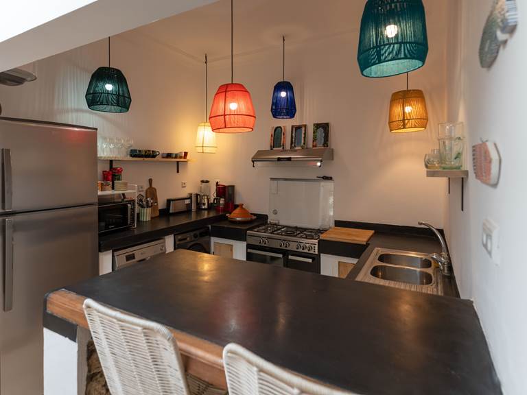 villa-dar-loun-ghazoua-cuisine-equipee.jpg