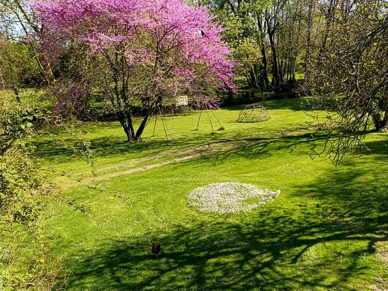 Vue sur le camping au printemps