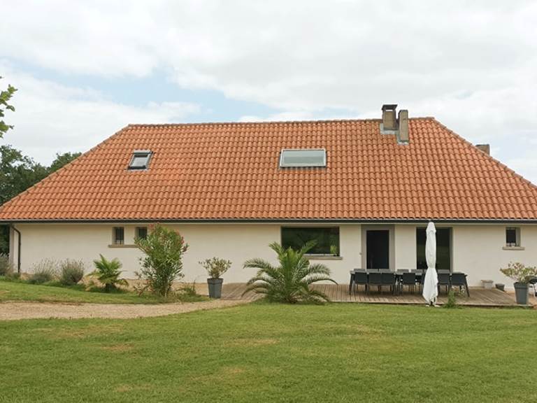 Gite de groupe avec piscine jacuzzi sauna dans les Landes  Saint Sever salle de réception