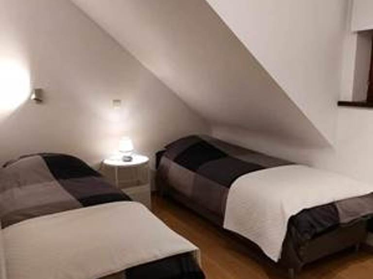 03-chambre-double-lits-gîte-lecureuil-namur-wepion.jpg