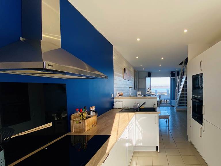 Cuisine aménagée et équipée de la Noirmoutrine