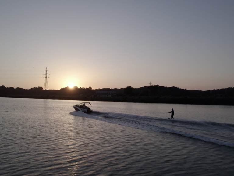 Sunset-BaiBoat-Wake