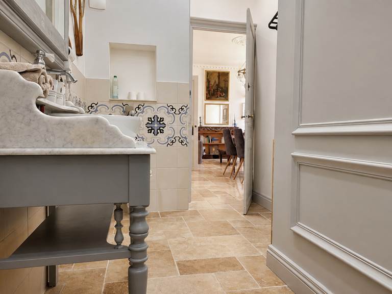 Salle de bain de charme au Manoir du Colombier