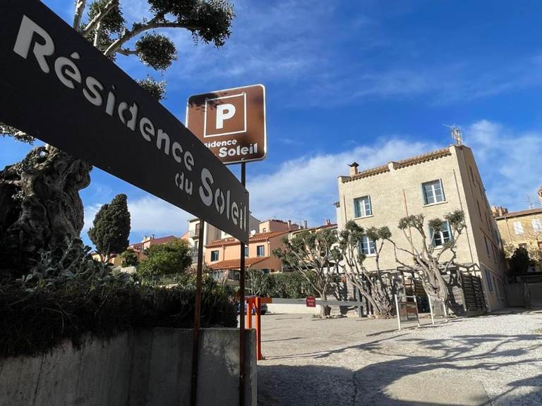 Residence-Du-Soleil-Collioure-Exterior (1)