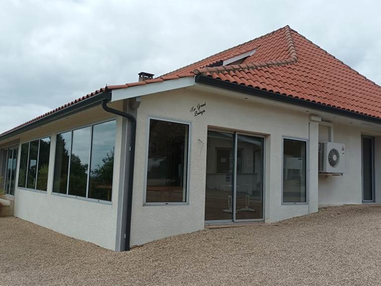 Gîte avec piscine et salle de réunion dans les landes vers Saint Sever