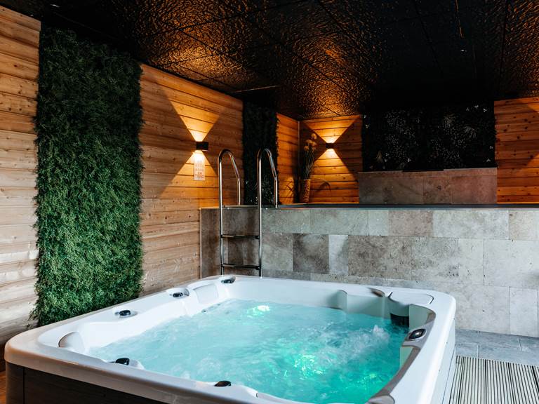 Hébergement de prestige avec piscine intérieure