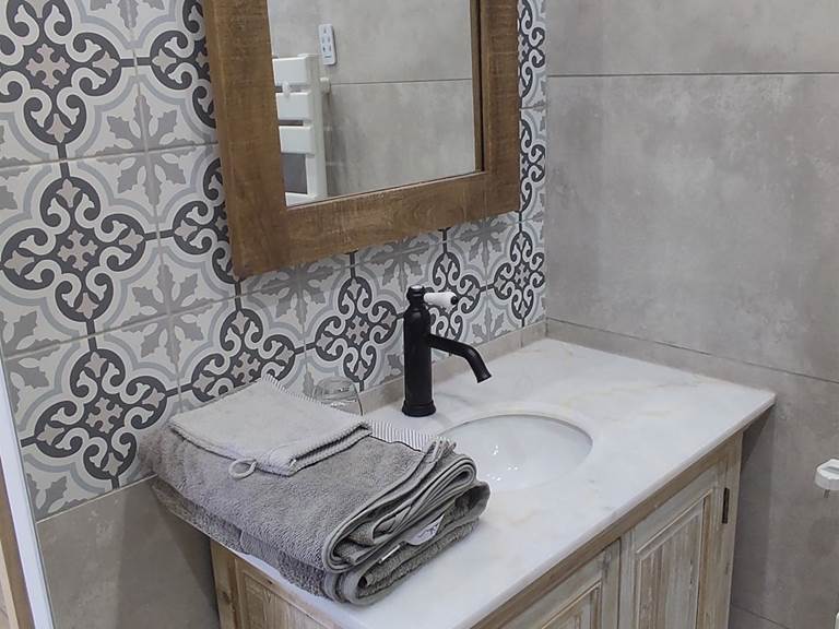 Gite du Mas Pékin-lavabo-Arles