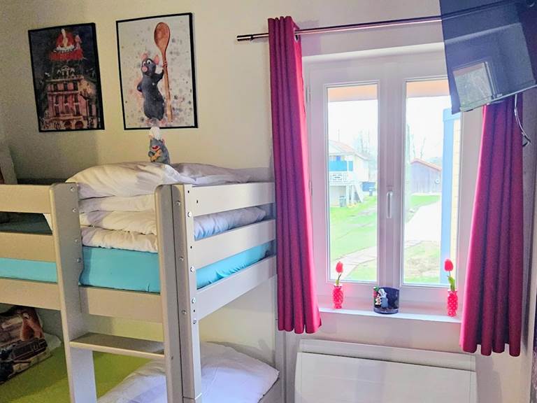 lit superposes + tv paysage