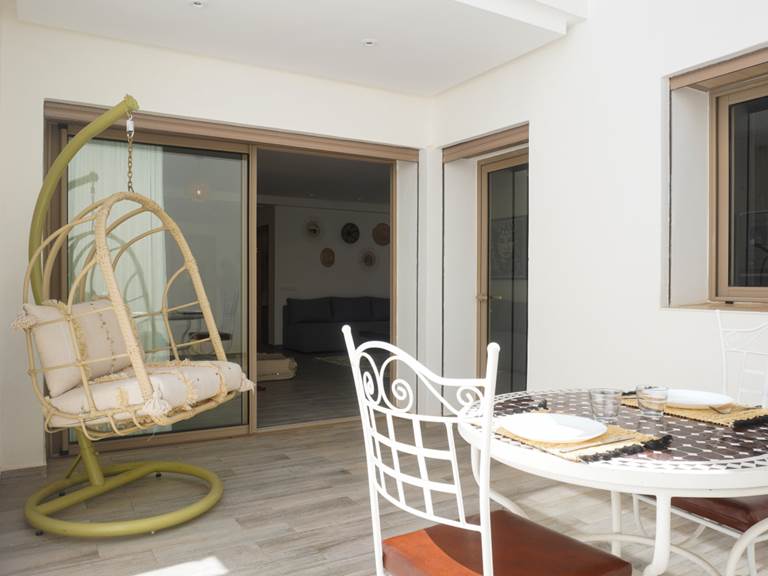 a04c97fab3d501562c3959c3ef1bcf093b3ab5e9301718186340873b0292eb60-4bc330aba9_v0_w1280xh0_rDEF