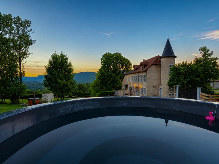Séjour détente avec bain nordique et piscine
