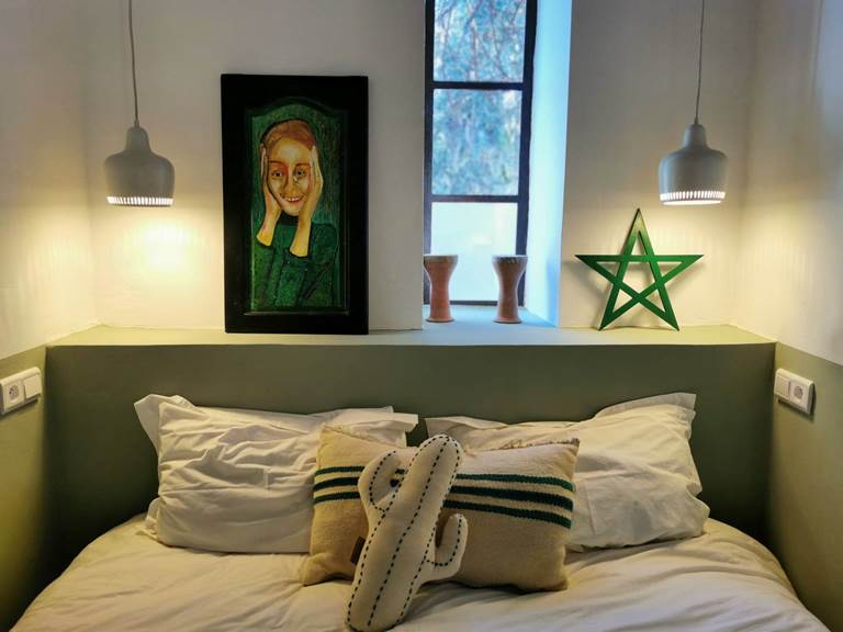 Suite Kalyptus - 2eme chambre double, détail  et tableau de Laurent Godard